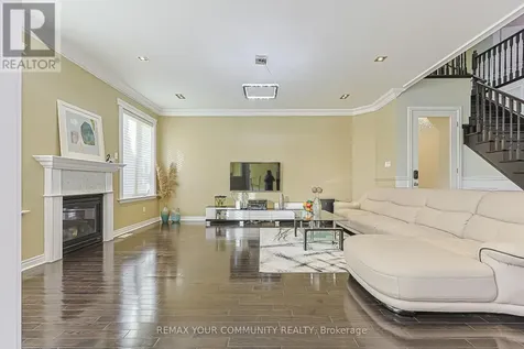 16 Foshan Avenue Markham (berczy) ON L6C 0S1