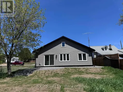 15 Zilney Street Madawaska Valley ON K0J 1B0