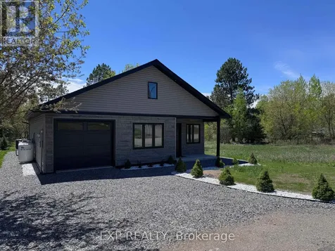 15 Zilney Street Madawaska Valley ON K0J 1B0