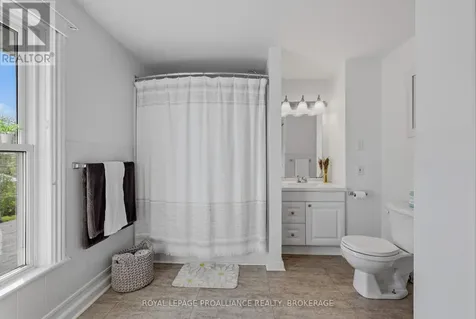 158 Arthur Street Gananoque ON K7G 1A9