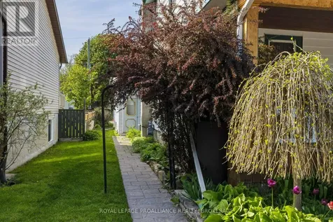 158 Arthur Street Gananoque ON K7G 1A9