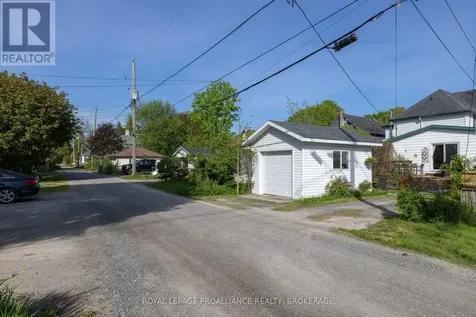 158 Arthur Street Gananoque ON K7G 1A9
