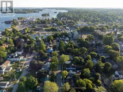 158 Arthur Street Gananoque ON K7G 1A9