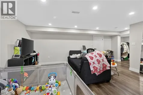 1 Sandringham Avenue Hamilton ON L9C 2H3
