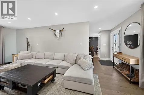1 Sandringham Avenue Hamilton ON L9C 2H3