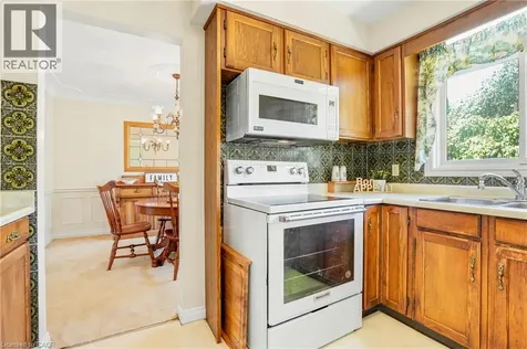 9 Magnolia Court Fonthill ON L3E 0H5