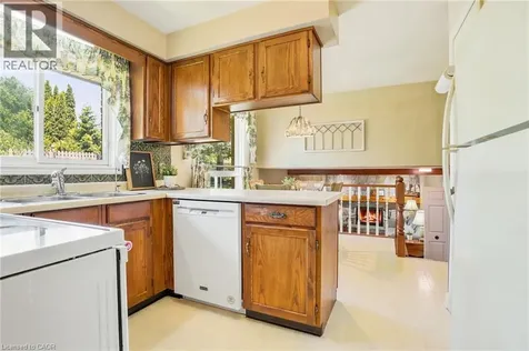 9 Magnolia Court Fonthill ON L3E 0H5
