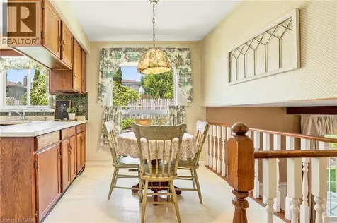 9 Magnolia Court Fonthill ON L3E 0H5