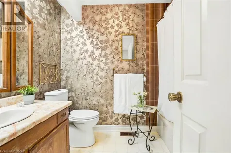 9 Magnolia Court Fonthill ON L3E 0H5