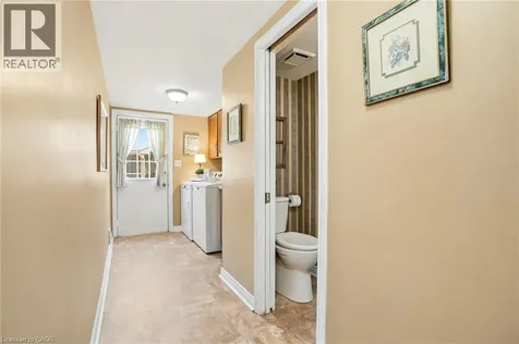 9 Magnolia Court Fonthill ON L3E 0H5