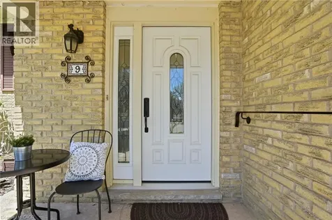 9 Magnolia Court Fonthill ON L3E 0H5