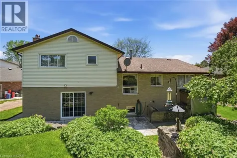 9 Magnolia Court Fonthill ON L3E 0H5