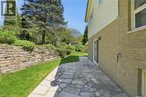 9 Magnolia Court Fonthill ON L3E 0H5