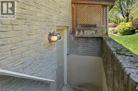 9 Magnolia Court Fonthill ON L3E 0H5