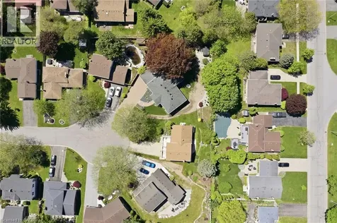 9 Magnolia Court Fonthill ON L3E 0H5