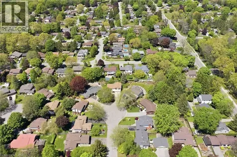9 Magnolia Court Fonthill ON L3E 0H5