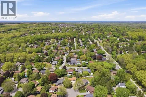 9 Magnolia Court Fonthill ON L3E 0H5
