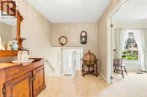 9 Magnolia Court Fonthill ON L3E 0H5