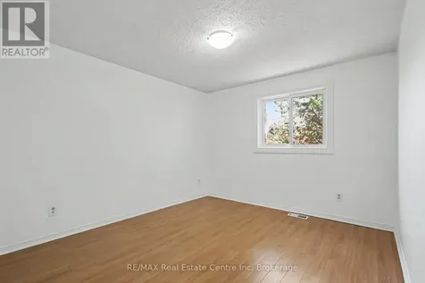51 Camrose Court Kitchener ON N2M 5J4