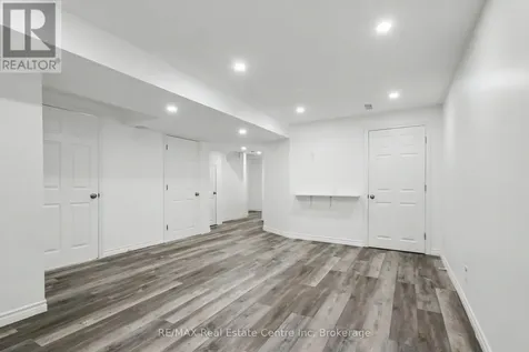 51 Camrose Court Kitchener ON N2M 5J4