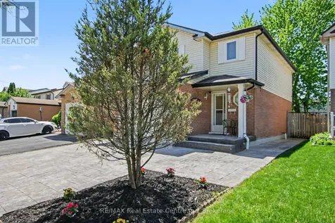 51 Camrose Court Kitchener ON N2M 5J4