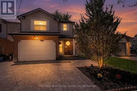 51 Camrose Court Kitchener ON N2M 5J4