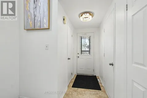 51 Camrose Court Kitchener ON N2M 5J4