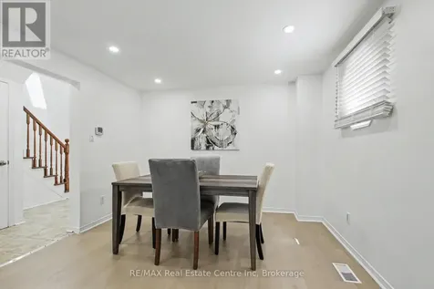 51 Camrose Court Kitchener ON N2M 5J4