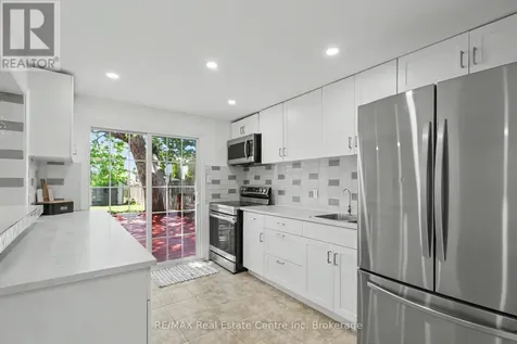 51 Camrose Court Kitchener ON N2M 5J4