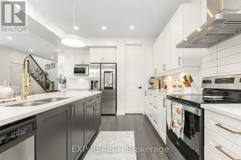 209 Pingwi Place Ottawa ON K1X 0G1