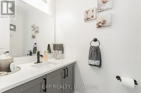 209 Pingwi Place Ottawa ON K1X 0G1