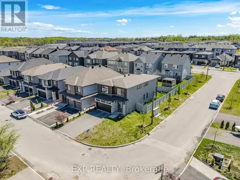 209 Pingwi Place Ottawa ON K1X 0G1