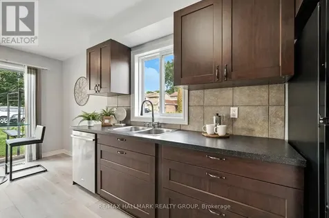 55 Fair Oaks Crescent Ottawa ON K2G 4W3