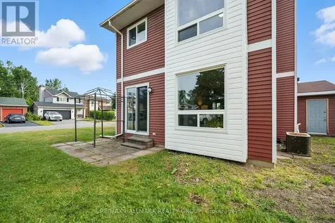 55 Fair Oaks Crescent Ottawa ON K2G 4W3