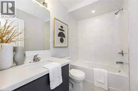 205 Thames Way Mount Hope ON L0R 1W0