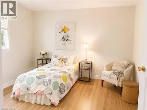3050 Pinemeadow Drive Burlington ON L7M 3X5