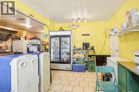 562 Central Avenue Fort Erie ON L2A 3V3
