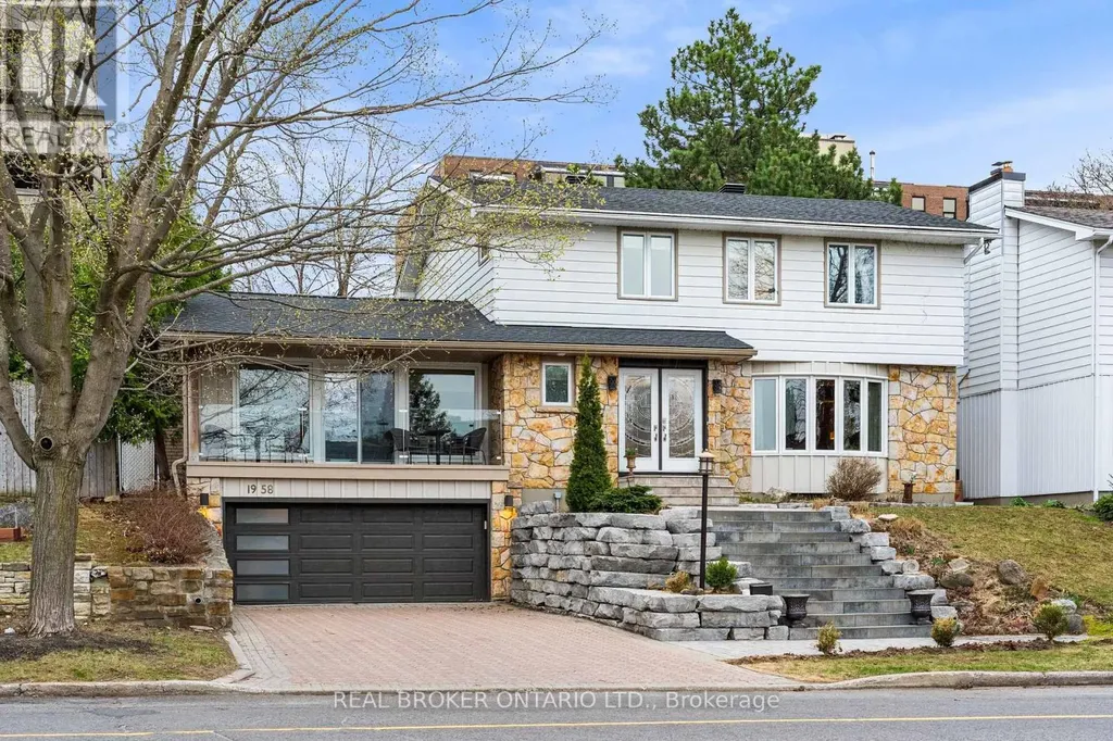1958 Neepawa Avenue Ottawa ON K2A 3L5