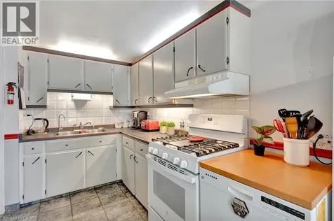 98 Belwood Crescent Kitchener ON N2C 1Z3