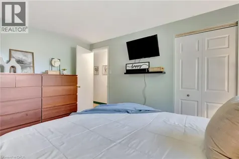 98 Belwood Crescent Kitchener ON N2C 1Z3