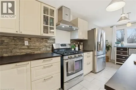 430 Winniett Street Caledonia ON N3W 1E4