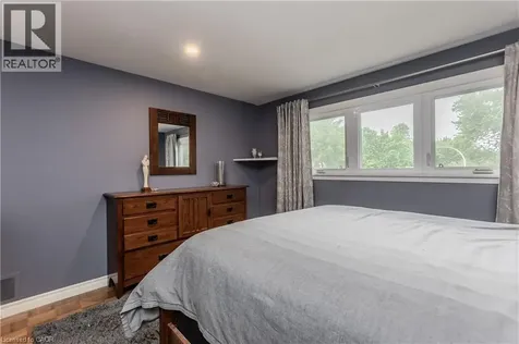 1487 Rusholme Crescent Burlington ON L7M 1M4