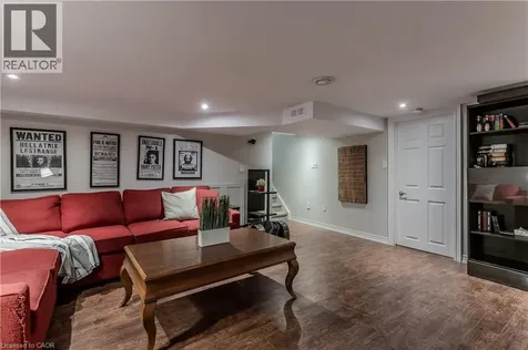 1487 Rusholme Crescent Burlington ON L7M 1M4
