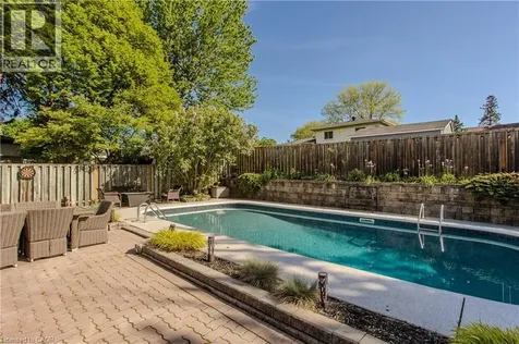 1487 Rusholme Crescent Burlington ON L7M 1M4