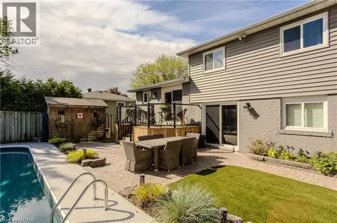 1487 Rusholme Crescent Burlington ON L7M 1M4