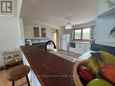 252 Lakeshore Road North Meaford ON N4L 1W5