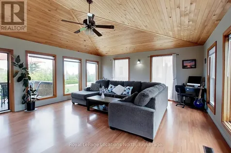 252 Lakeshore Road North Meaford ON N4L 1W5