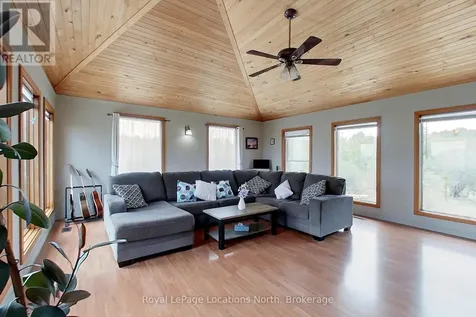 252 Lakeshore Road North Meaford ON N4L 1W5
