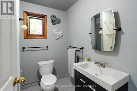 252 Lakeshore Road North Meaford ON N4L 1W5