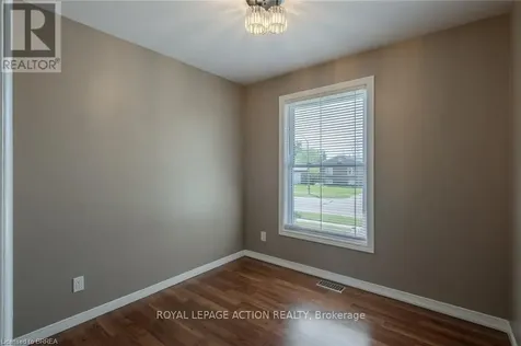 26 Centennial Drive Brantford ON N3R 5X7